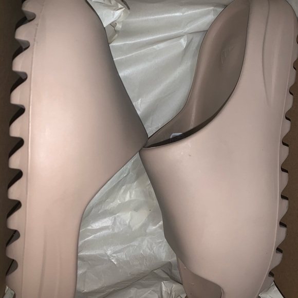 Yeezy slides (size 6) first release pure - Picture 2 of 4